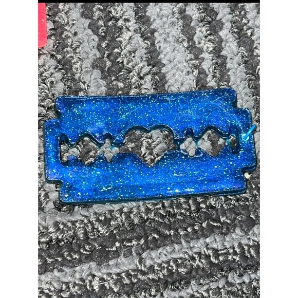 Choose Your Color — Glitter Resin Heart Cutout Rectangle Pendant | Handmade - Picture 6 of 8